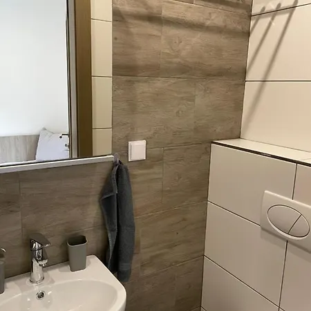 招待所 Lada 德丁基