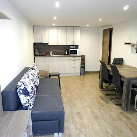 Lada 게스트하우스 데딘키